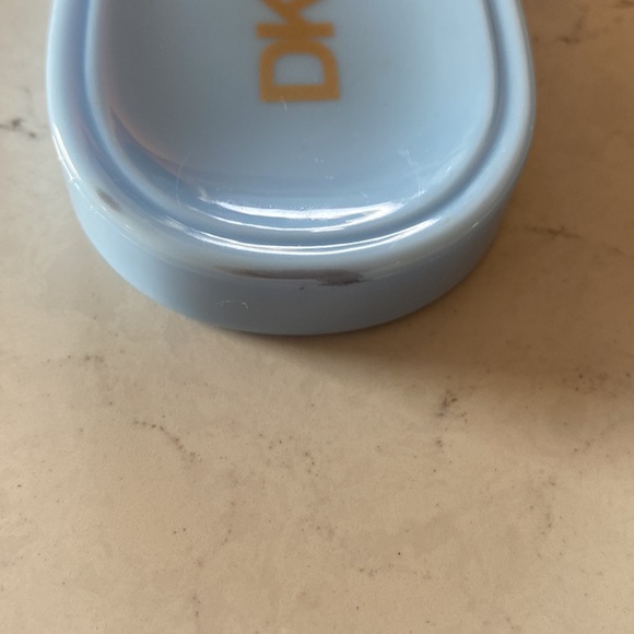 Never worn only tried on in store Blue DKNY jelly flip flops size 7 - Picture 5 of 5